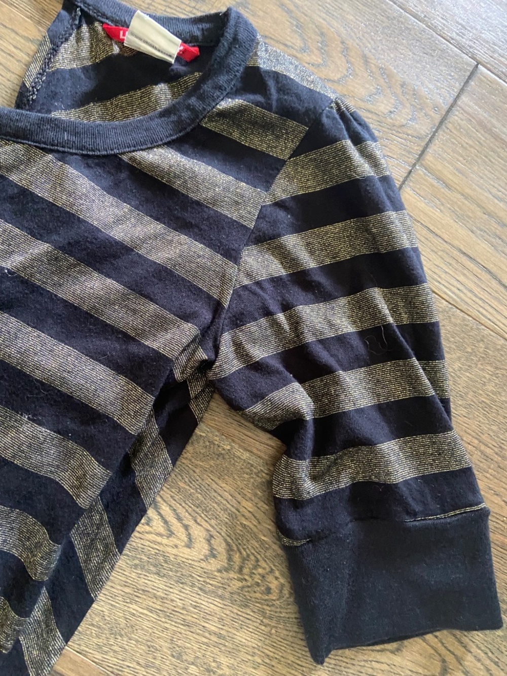 EUC: Vintage Y2K Union Bay Black & Shimmering Gold Striped Top w/ Keyhole Back M - Picture 3 of 13